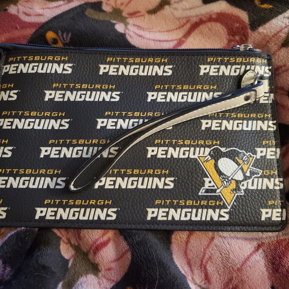 Pittsburgh penguins wristlet